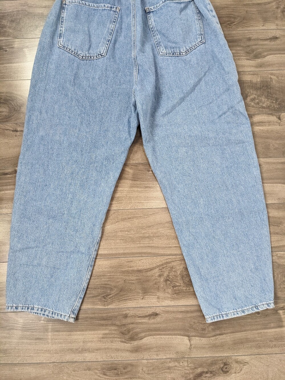Zara Women's Elastic Waist Mom Jeans Light Wash size 10 Pleated - Picture 10 of 12